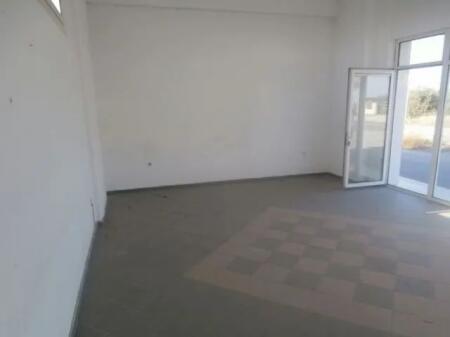 Dyqan Me qera Prane Stadiumit Dinamo ( ID BD21763) Tirane