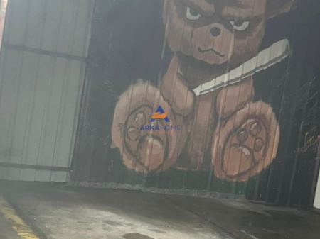 JEPET MAGAZINË ME QERA RRUGA 5 MAJI, PRANË SHTËPIS SË BARDHE 830 EURO