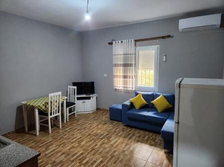 Appartamento (casa privata) 1+1, Mercato Elettrico!