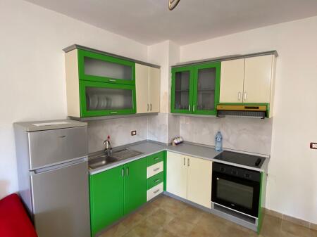 APARTAMENT 65 M2 , 1+1 , PER SHITJE PRANE MALIT TË ROBIT