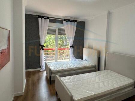 Shitet, Apartament 2+1+2, Liqeni i Thate, Tirane.