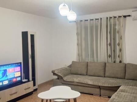 Apartament 1+1 me qera ne Ali Dem prane Fushes