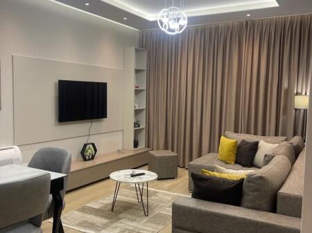 Affittasi appartamento 1+1 a Komuna e Parisit 85.000 Leke