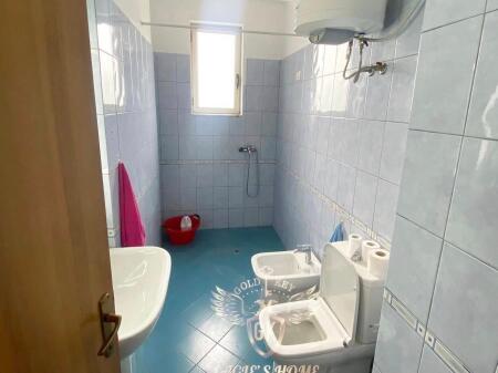 ME QIRA 2+1+2 NË ALBANIA COLLEGE DURRËS VOLLGA LAGJA 1