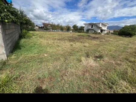 SHITET TOKË NE KAMËZ PER NDERTIM OSE BIZNES