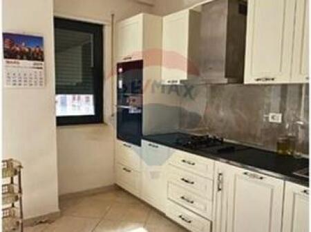 Appartamento/ufficio 3+1 in affitto a Green City