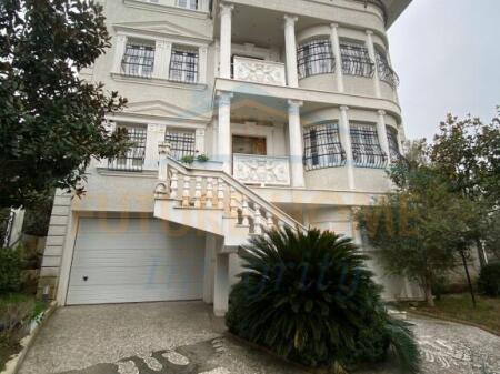 Shitet, Vilë, Kodra e Priftit, Tiranë