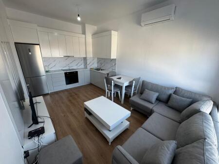 Jepet me qira apartament 1+1 📍 Adresa: Ali Demi, Kompleksi Kaimi