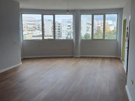 Shitet, Apartament 1+1, Fresku , Tirane