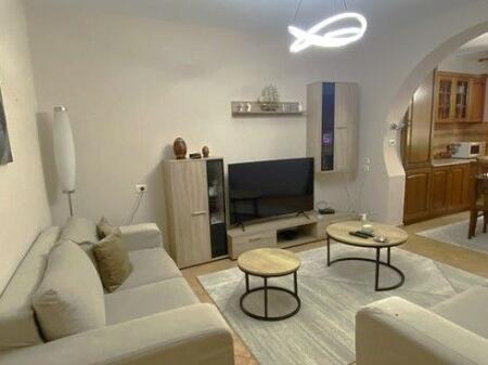 Qira, Apartament 2+1 – Myslym Shyri, Tiranë