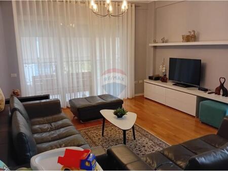 Apartament - Për Qira - Rruga Bilal Sina, Tiranë