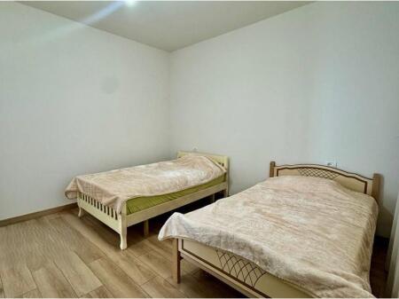 Jepet me qira kat vile 2+1 me hyrje individuale dhe oborr privat ! 550 € /Muaj