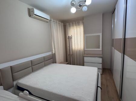 Yzberisht, jepet me qera apartament 1+1+Parkim!