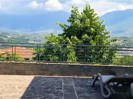 Super Vile Per Shitje ne Periferi te Tiranes, Dobresh