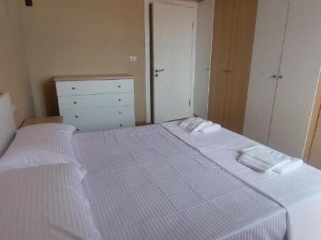 Jepet Me Qera Apartament 1+1+1 Ballkon