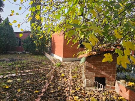 SHITET SHTËPI PRIVATE • 4 RRUGET SHIJAK