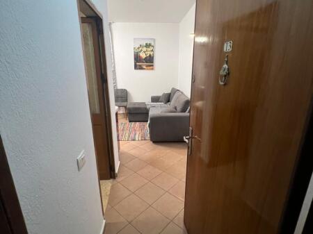 1+1 Me Qera tek 5 Maji , Afer Emerald Center