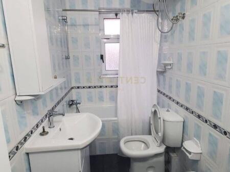 Jepet me Qera 2+1+Parkimi Rr.Fortuzit.