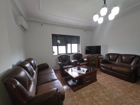 Qera, Apartament 1+1 tek Ish Parku , Tirane.