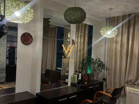LOCALE PARRUCCHIERE 40 M2 IN AFFITTO IN VIA ELBASAN 400 EURO