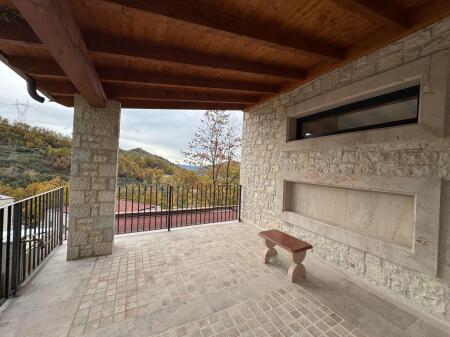 SECRET GARDEN – VENDESI APPARTAMENTO DI LUSSO 3+1+4 CON 2 POSTI AUTO