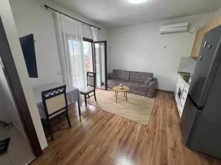 Apartament 1+1 me qira 5 minuta nga Ekonomiku