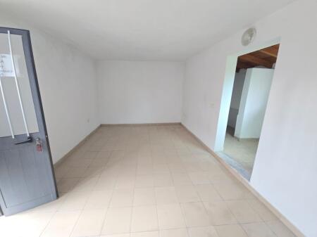 JEPET ME QERA AMBJENT BIZNESI BUZE RRUGE PLEPA