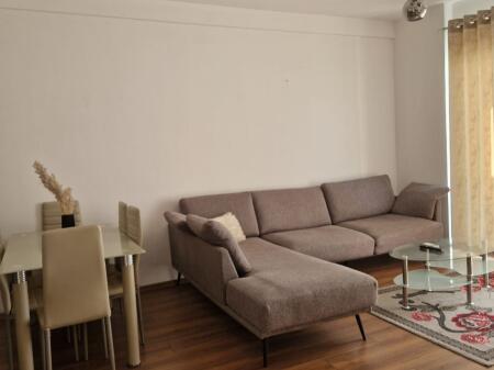 🔑 Jepet me qira hyrje 1+1 📍 Farmacia 10