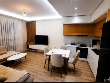 1+1,i investuar,afer square 21 ,21 dhjetori,cmimi 165000 i diskuturshem