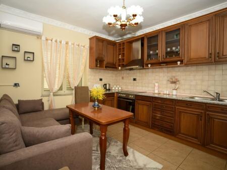 Jepet me qera  Apartament    2+1    Elar2  13895      