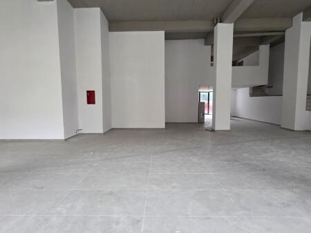locale in affitto per supermercato 500 m2