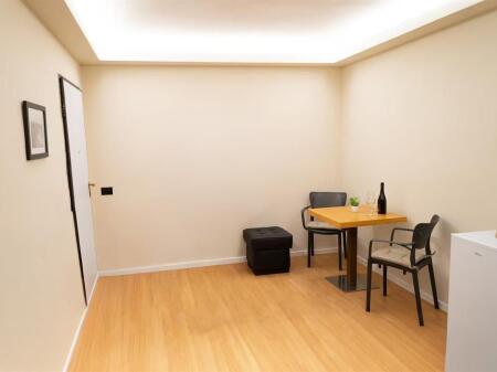 ZYRE ME QERA 25 M2 PAZARI I RI 480 EURO