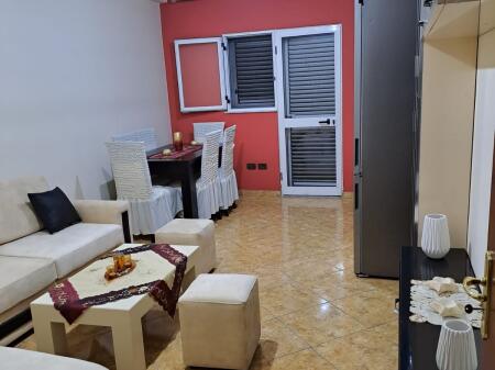 Apartament me qera 2+1 ne Kamez