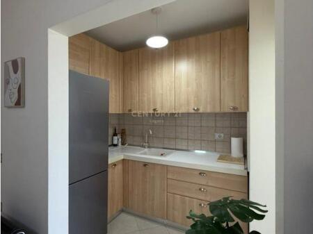 Shitet apartament 1+1 në zonën e Oxhakut 125,000 €