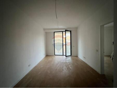 Apartament 1+1 Ne Shitje Te Mine Peza!