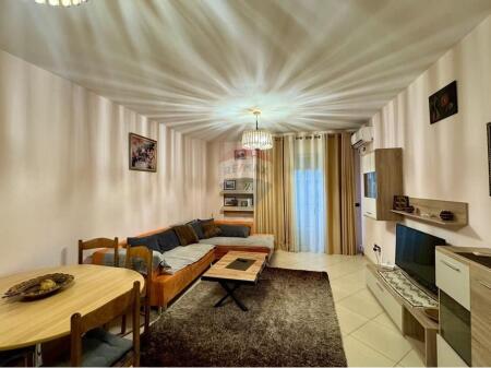 apartament 2+1 me Qera, Pazari i Ri