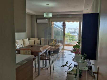 Jepet me qira apartament 1+1, kati i 6-të me ashensor, me pamje fantastike nga deti – Plazh Iliria