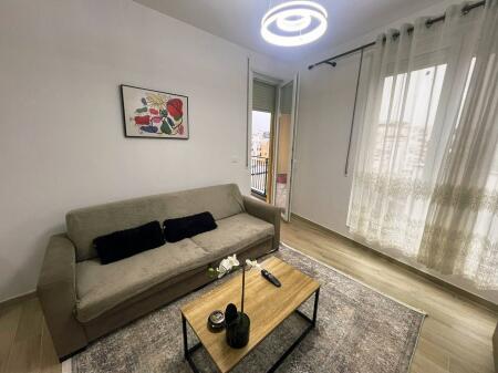 JEPET ME QERA: APARTAMENT 1 +1/ zona : TREGU ELEKTRIK