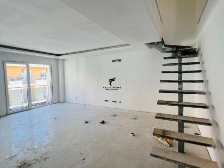 3 APARTAMENTE DUPLEX ME QERA KODRA E DIELLIT 150.000 LEKE