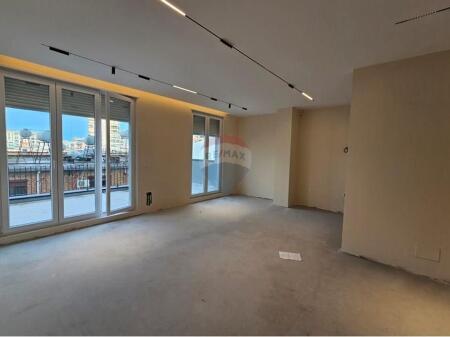 Shitet Apartament 2+1+2 te Ish Tregu Elektrik