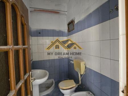 SHITET OBJEKT+TRUALL PRANE VALA PARK STADIUMI DURRES!