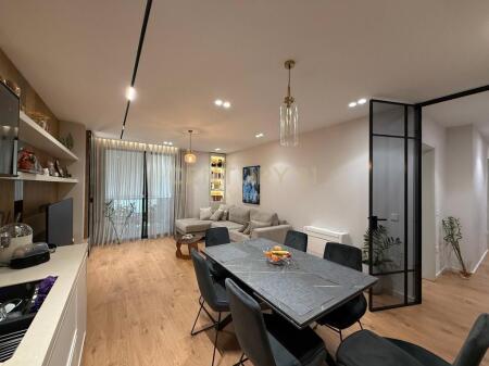 In Vendita – Appartamento 2+1+2 + 2 Posti Auto