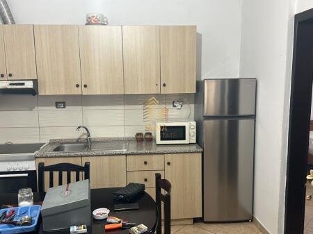 Qira, Hyrje Private 2+1, Ne fund te rruges 5 Maji, 350 Euro/muaj