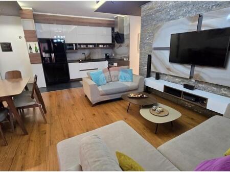 Apartament 3+1 per shitje ne Ali Dem