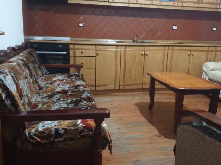 🏠 Ne zonen e Alliasit,prane Big Market jepet me qera kati i 2-te i nje vile,2+1,i mobiluar.45,000Leke