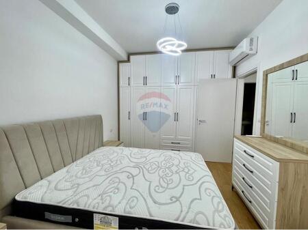 1+1 Zogu i Zi -in affitto