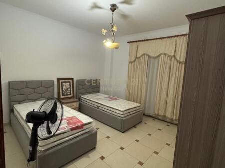 Jepet me qira Apartament 3+1+2 zona Ish-Rajoni.