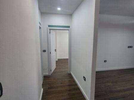 In vendita, Appartamento 1+1, Komuna Parisit, Tirana 190.000 €
