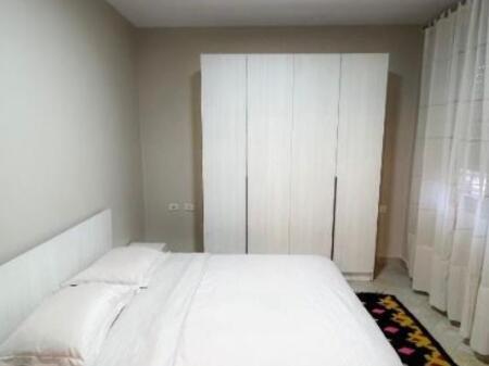 Apartament me qera 1+1 në Qendër!