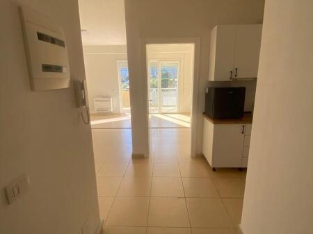 Ambient per zyra me qira tek Rruga e Kosovareve!